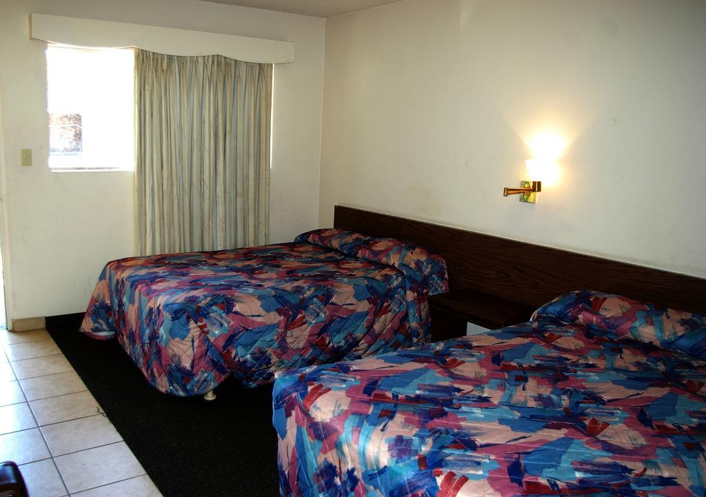Motel Presidente Ensenada Habitación foto
